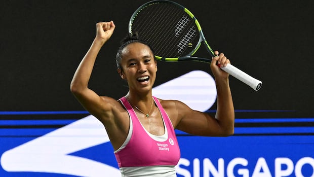 Canada's Leylah Fernandez wins Singapore Open for 1st title of season 1 318395621c87c2cb2f700f5672858bf8c734864db4db2b8f970a3760e98cb286