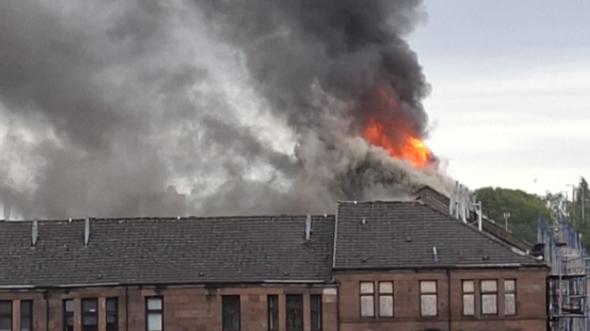 Huge fire breaks in Glasgow's Possilpark as flames rip through roof of tenement block 1 31d96597ceaa42238ea14b6a94c1d11b6f89737f24d1c41197a3b074c6351f70