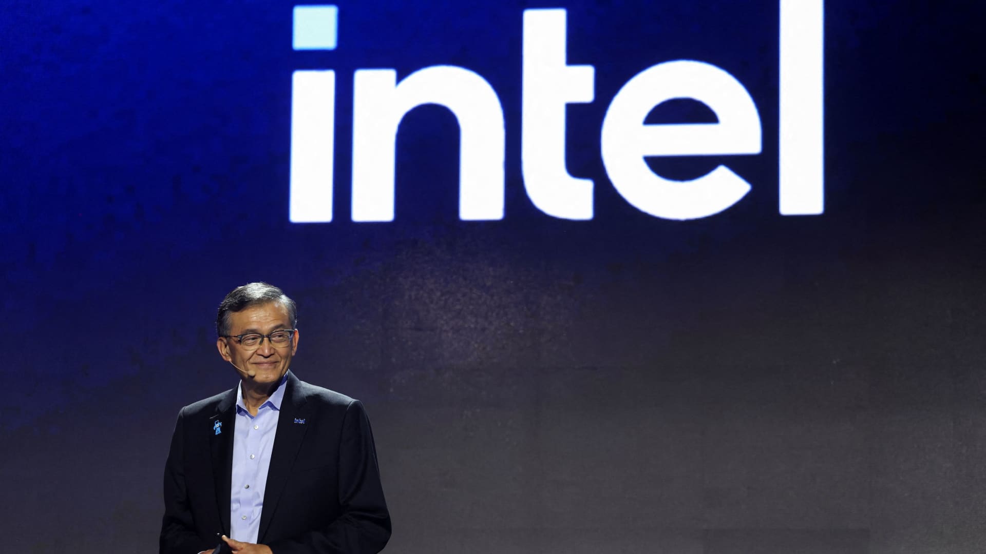 Intel, SK Hynix shares jump on report they're discussing U.S. memory chip manufacturing 1 323ed69a4d74b5943297a22c494380e641dd59a0eb3f6a2a70b3ba5b08a6ed1c