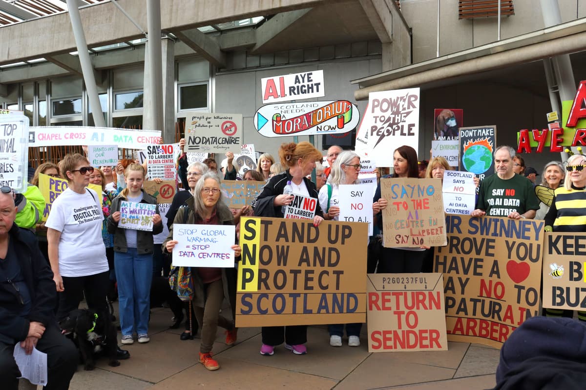 Campaigners ‘won’t stop’ until moratorium announced on AI data centres 1 3555a3bca4964f144d93ad3fffde86f0dc32aab48c2561cf7c31bd3bbdec179e