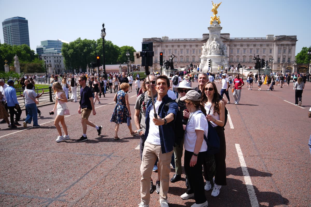 Holidaymakers face tourism tax with new powers for mayors across England 1 3930c8ee01ca598be12db4632710dd51b0cfc4f0f746272c80c25a1c5e6370de