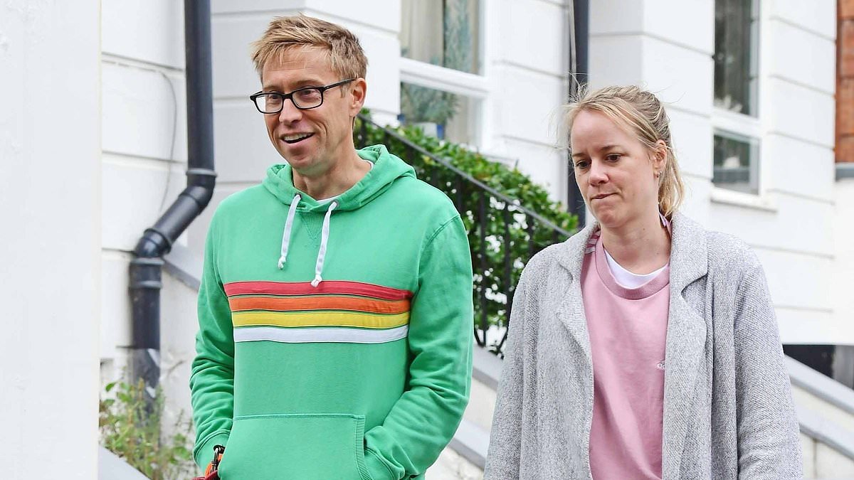 Russell Howard reveals his baby boy Felix died shortly after his wife gave birth as they praise NHS staff for helping them navigate 'most devastating time of their life' 1 3b1df2da68e61a42ac50ff0fc68e3f246df8aa10c99162ec21c76d6d53712cfd