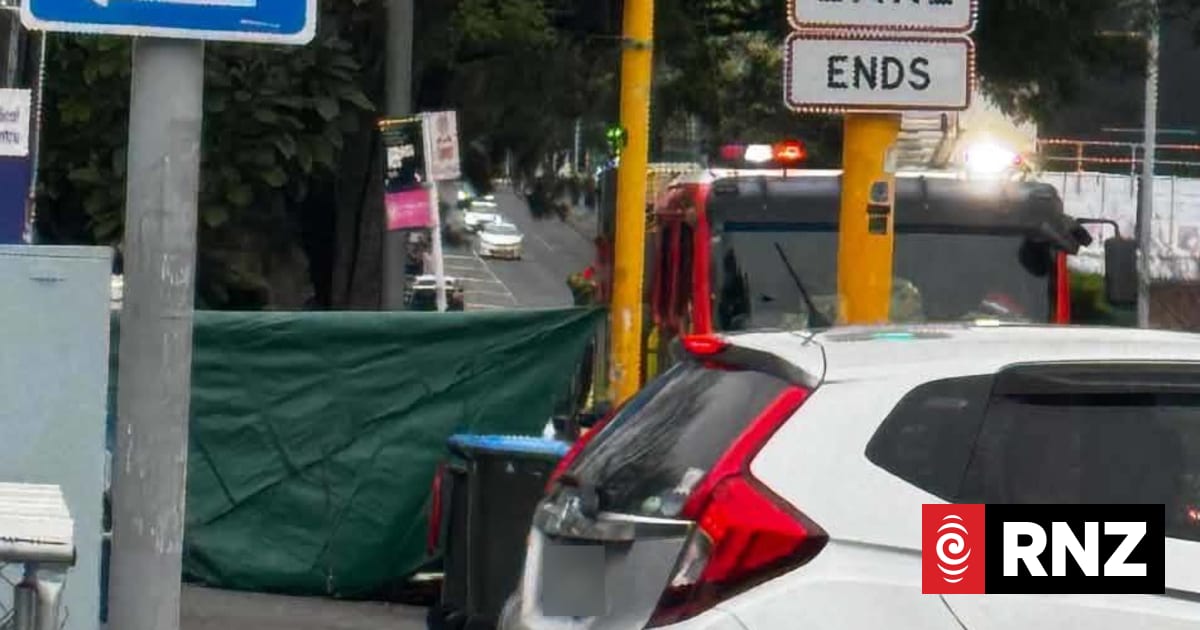 Doctor at medical centre which allegedly refused use of defibrillator for dying man was 'unaware' of situation 1 3e7e82f8dddd203c04c7b32e849243bbda85b5885ad5bb6e10b1846f9e30c381 1