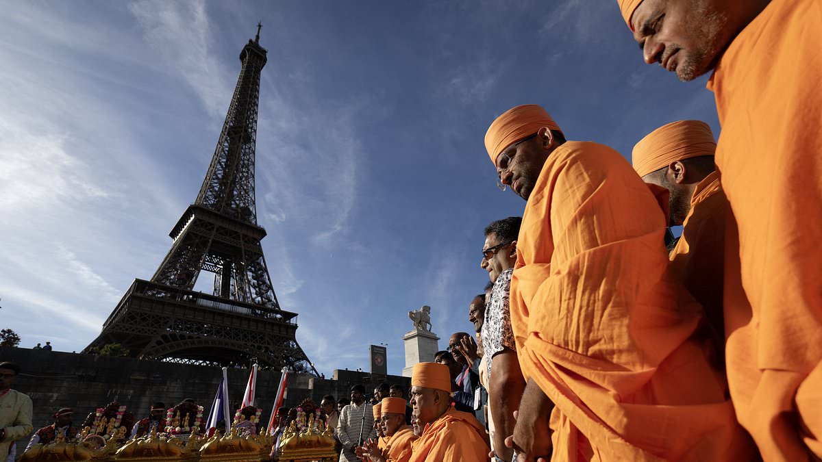 Eiffel Tower's decision to remove female staff for Hindu group's visit is condemned as 'absurd and unjust' as investigation is launched 1 45af517c7a253abedce6b6b30a280eb627b39ade0cfe85d51f00d871e2a0cb60