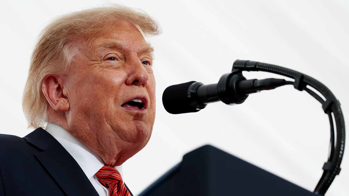 Trump gets huge laugh as he explains why Melania didn't join him for golf trip to Ireland 1 48d7c7acfd3ac877e508dffa03248a102de23416ca31fcf074e3bc7d267e9140