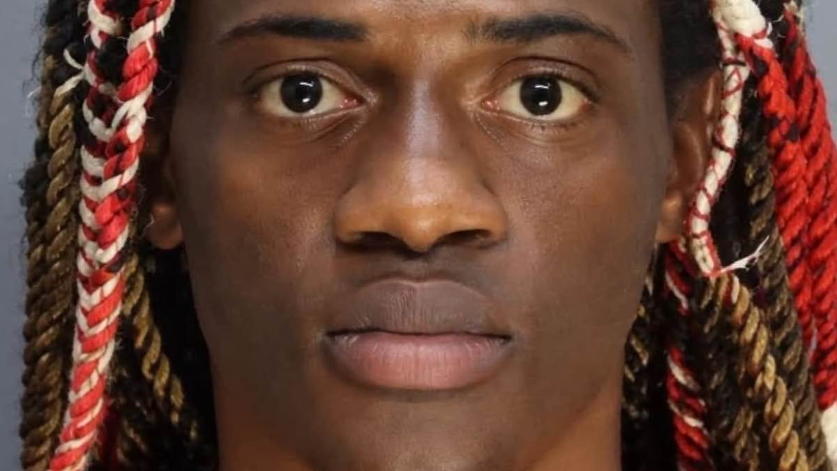 Couple's stay at Miami spa hotel turns into nightmare after finding man under bed in middle of night 1 49545deb0a9352cae709c96719b4e1bc1c211ac21077289a4d38ff1512e35290