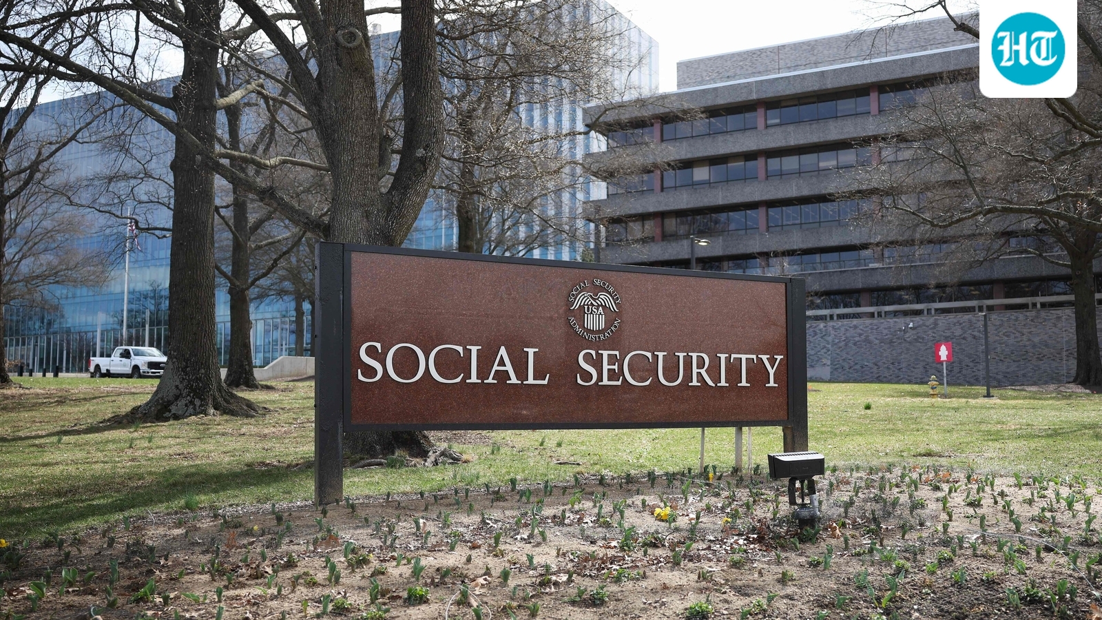 Social Security 2027 changes: COLA may rise 3.5%, but will full retirement age change? 1 4ad001e4f298cfb1da85a5e95cccbbebbb88cc8a1e2536e8e2ab34271361fef3