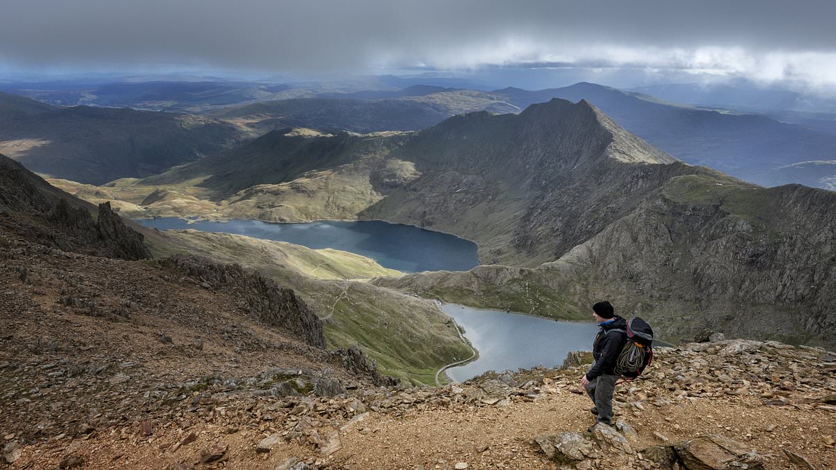 Mountain rescuers hit out at 'completely unprepared' hikers after busiest-ever month sees 59 call-outs 1 4ae5fcda1144fab537cc084f59fa678aec649e5dd437204001f2bb92dbdbb9db