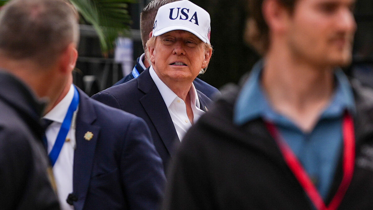 Trump downplays AI concerns, says there are 'negative forces' behind warnings 1 4cdeb10004d9909ecee4be893ce11ebbf013a24091c91af098b0661c743292f7