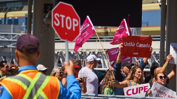 Carney says Labour Code change will 'protect' right to strike. Experts say it still spells legal trouble 1 4cefc928db60c271e597c1c2e3c9245f77ea74b74025f05bc5e7ef79fc0c47a6 1