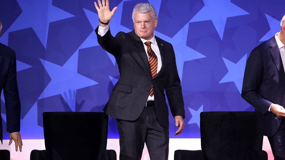 Trump-backed Mike Collins' Senate bid has gone 'disastrously wrong' as Republicans fear he'll drag the whole ticket down with him 1 4de0fce4b855a5a8a612e29fff57b4f89a4b3dc8b010fd2df2db842c53eec3f3
