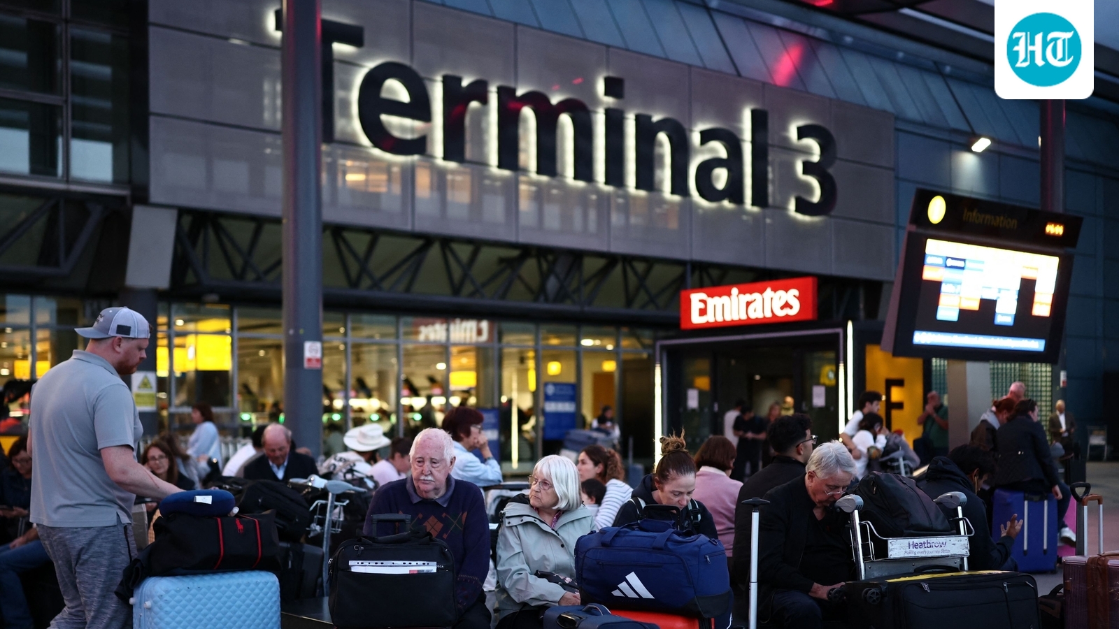 ‘Absolute nightmare’: 65,000+ passengers hit as over 1,000 flights cancelled across the UK 1 4f8d377da77afa984630cd1cff20b2469445233a9cd67e935eb780d340c8d453