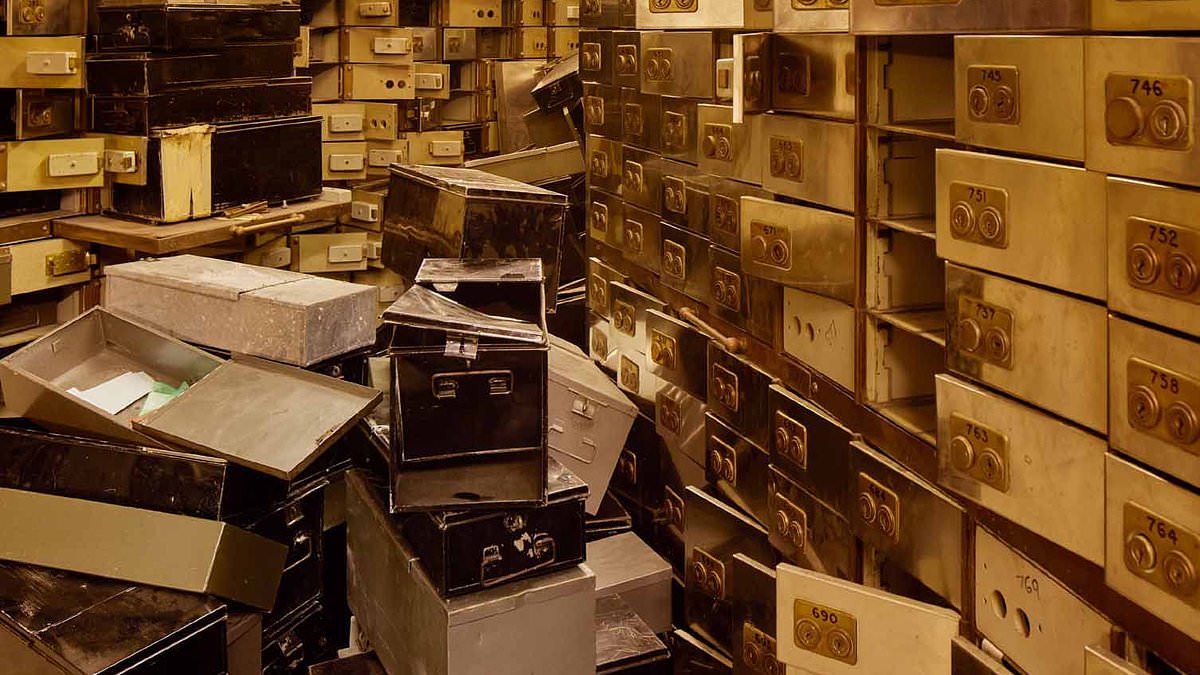 Site of infamous Hatton Garden raid set to be turned into robbery-themed bar in 'ghoulish' plan 1 50daebf87bd33beb5f47edcc86a79c0d0147a5b82e0b65aa7c2bbda0220fe09a
