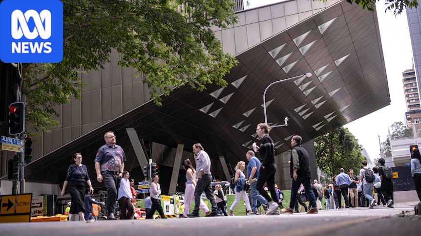 Gigantic mechanical 'esky lid' is Brisbane's newest defence against flooding 1 522945811cb4751d16546e7acee29bc4b4aac9e491ae4b7edd3bb5abba4b2d05