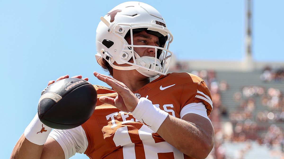 Chaos at Texas Longhorns game as paramedics rush into stadium with stretchers to help fans in the scorching heat 1 5306d1e7d5dd96e1311d619372ae0f9ca3e25e6a0c5c49a999842e8e3991ea65