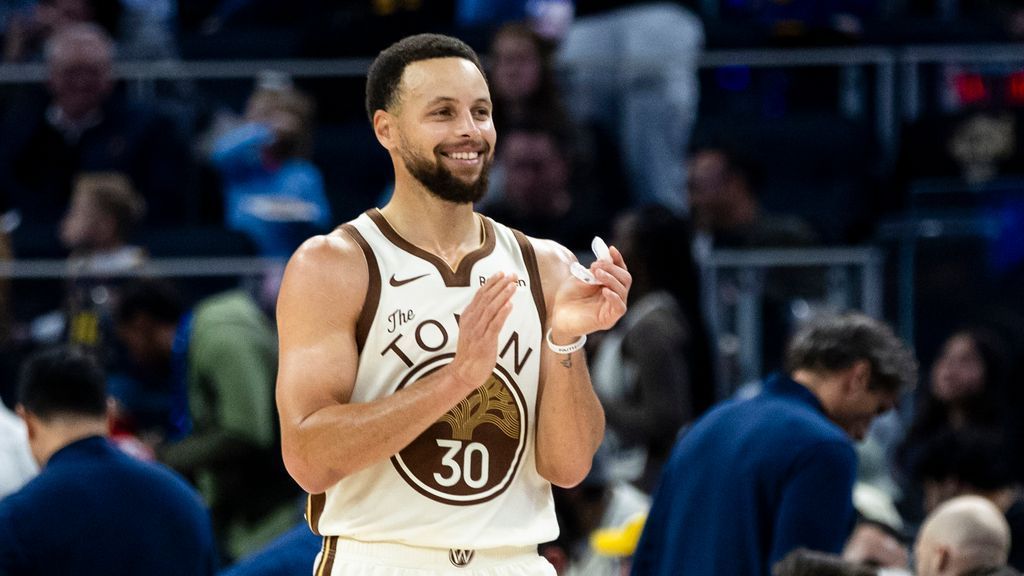 Sources: Warriors, Curry reach 2-year extension worth $116 million 1 56250441504a8f0d543b28f4f296294542ad552e99c78ec53329e8789b1e2337