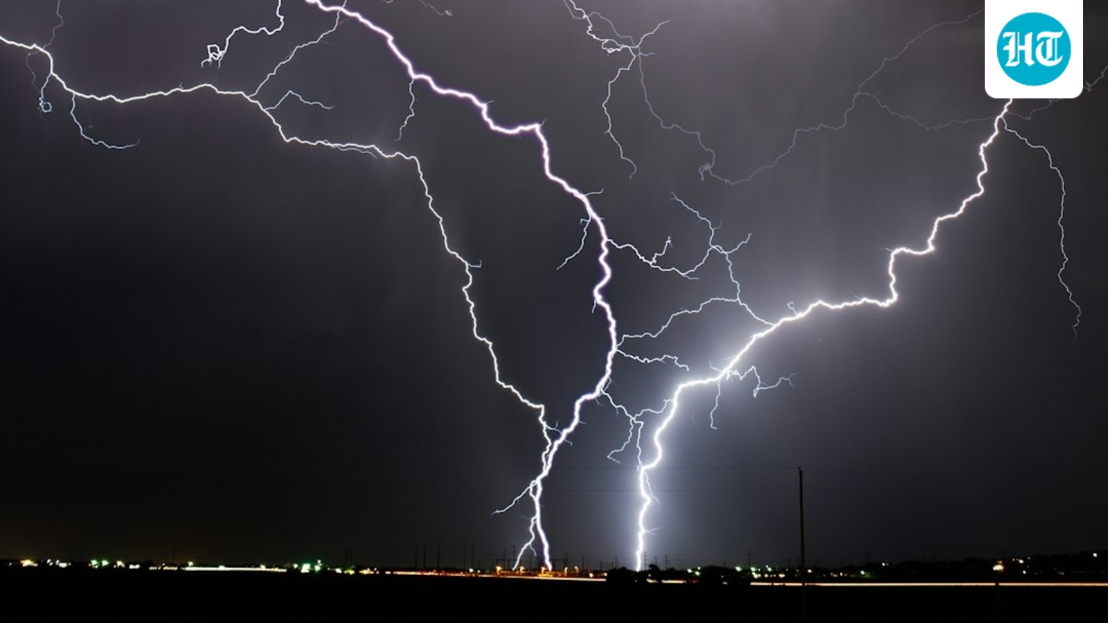 Houston weather forecast for Tuesday: Is HISD closing schools as Tropical Depression Five nears Texas? Latest updates 1 564563d9eb55b518718f380493eae2b0552c07dc3c15720b943e03bafecd675e