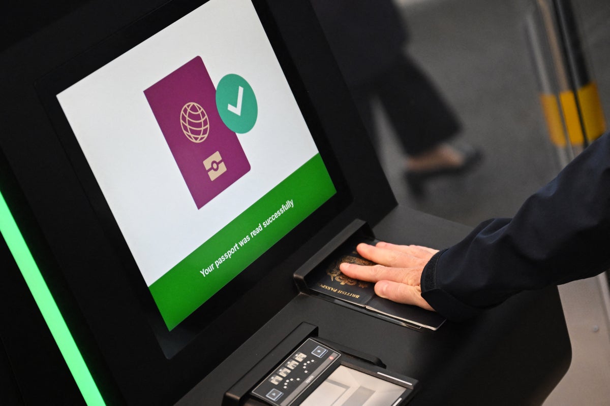 EU delays post-Brexit border checks in nine countries after airport chaos 1 596fc0fc9a67fde949aa53c5604bad38d3453b2b6bc1bdca155df6a4f438e921