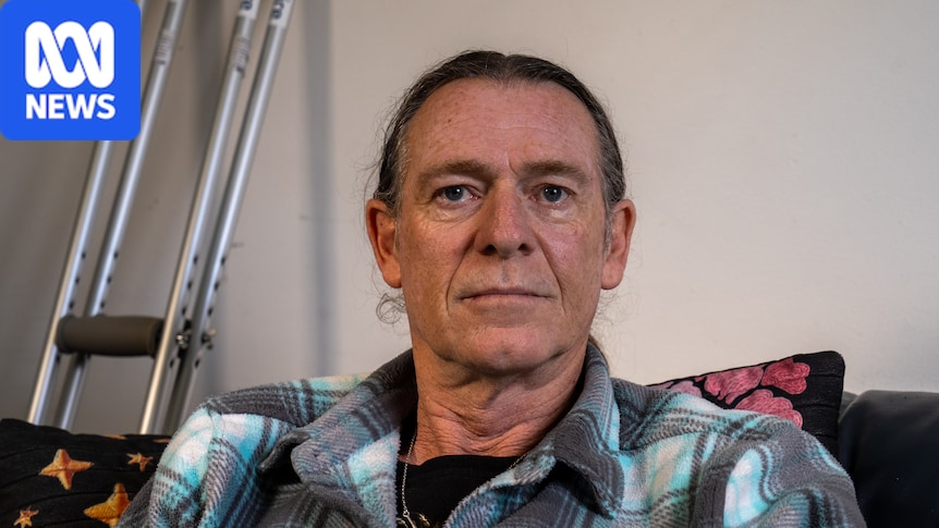 Man with broken hip waits for hours at RFDS base before hospital admission 1 5bbd0117f32920055289a187fcb9d4da7fcf9dcdc2337f8cd6d2fff4a5dfdafd