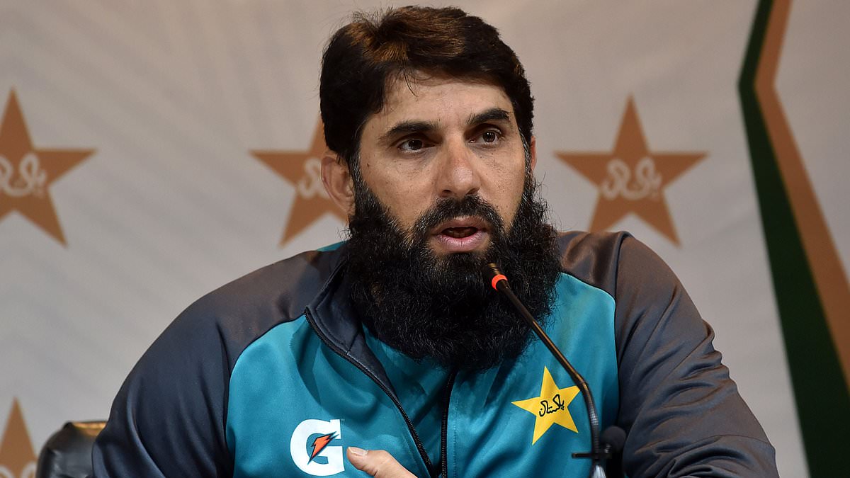 Pakistan plunged into yet MORE chaos on disastrous tour of England as selector quits - and they advertise for new fielding coach on LinkedIn! 1 5c29257c06b963757457e6fd1f87d69a8e5f050d4f0831cb975110545f1d95ea