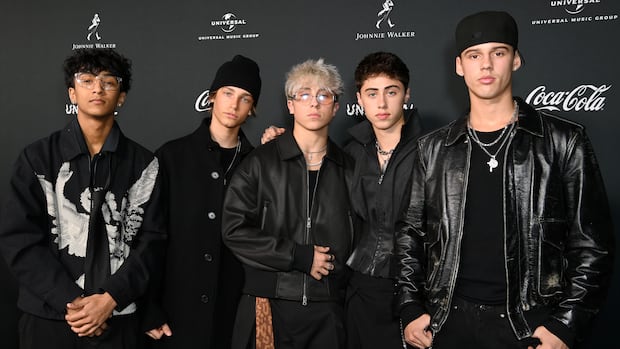 The 1990s boy band mall tour is back, and this time it's sponsored by Gap 1 63936f16668b9358a2047b8af4119523c35bf059542c84a724e16b26a4bb52ec