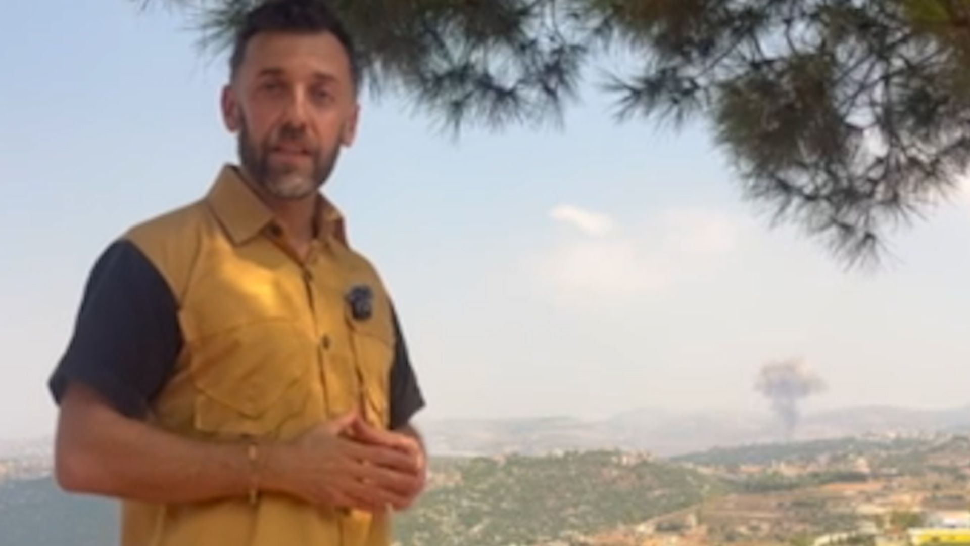 Israeli bombing seen behind journalist reporting from Lebanese village 1 6d33352a4ee915c826da3580c0ce89d11540c48974d3e138fc0c352beef07f2d