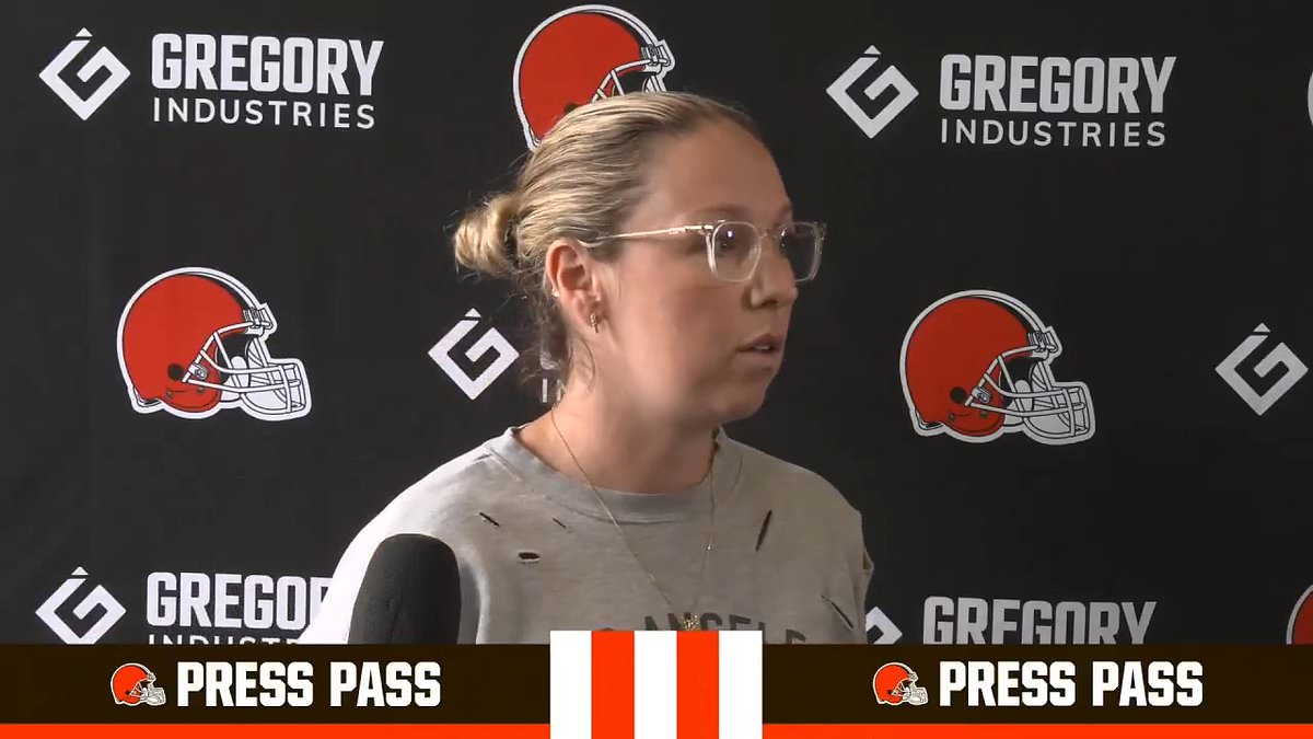 Furious Cleveland Browns fans blast team exec over her controversial choice of outfit 1 6ed390d83bb31b1877da786524ffb059bb6ba1ab5264891c1eaf70a7581d7d55