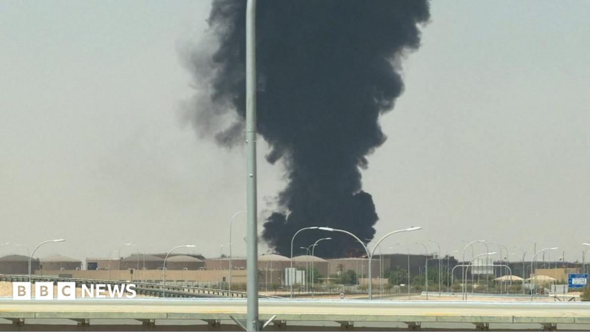 Smoke seen near Riyadh airport after air raid alerts in Saudi capital 1 7180a1952cb35d03858ca1d3f8fafc758e740d815507b22b710ea46629603187 1