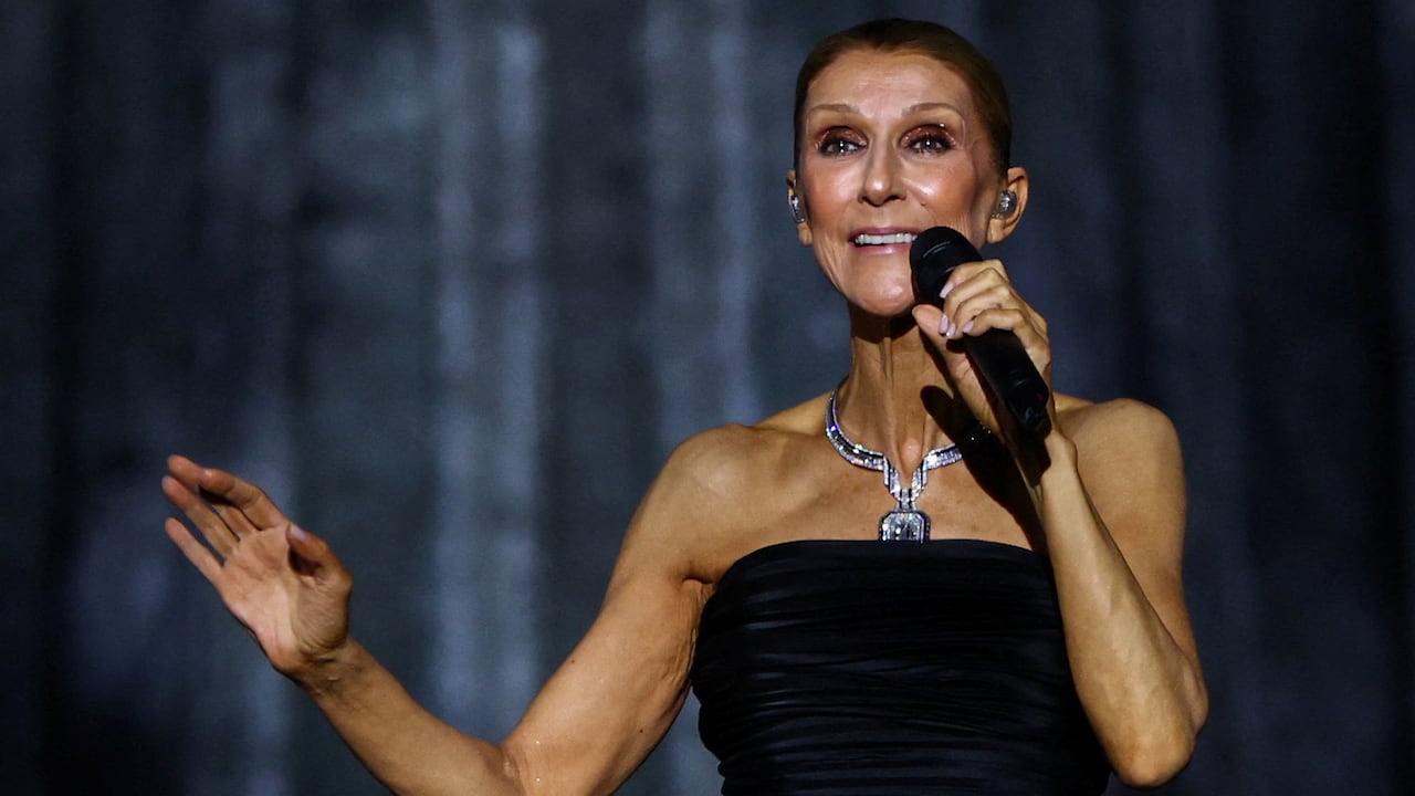 Céline Dion wows fans at first comeback concert 1 71a4ac42bbc9bcda7770e013acd5c36ef335d038f5b77e2468b53643d5b0ab38