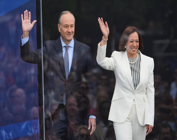 Deputies Respond to Trespasser Reported at Ex-Vice President Kamala Harris' Malibu Home 1 743815441c44f4db938f9935cda9927a28152d9c3726824dd4c81a4277e30745 1