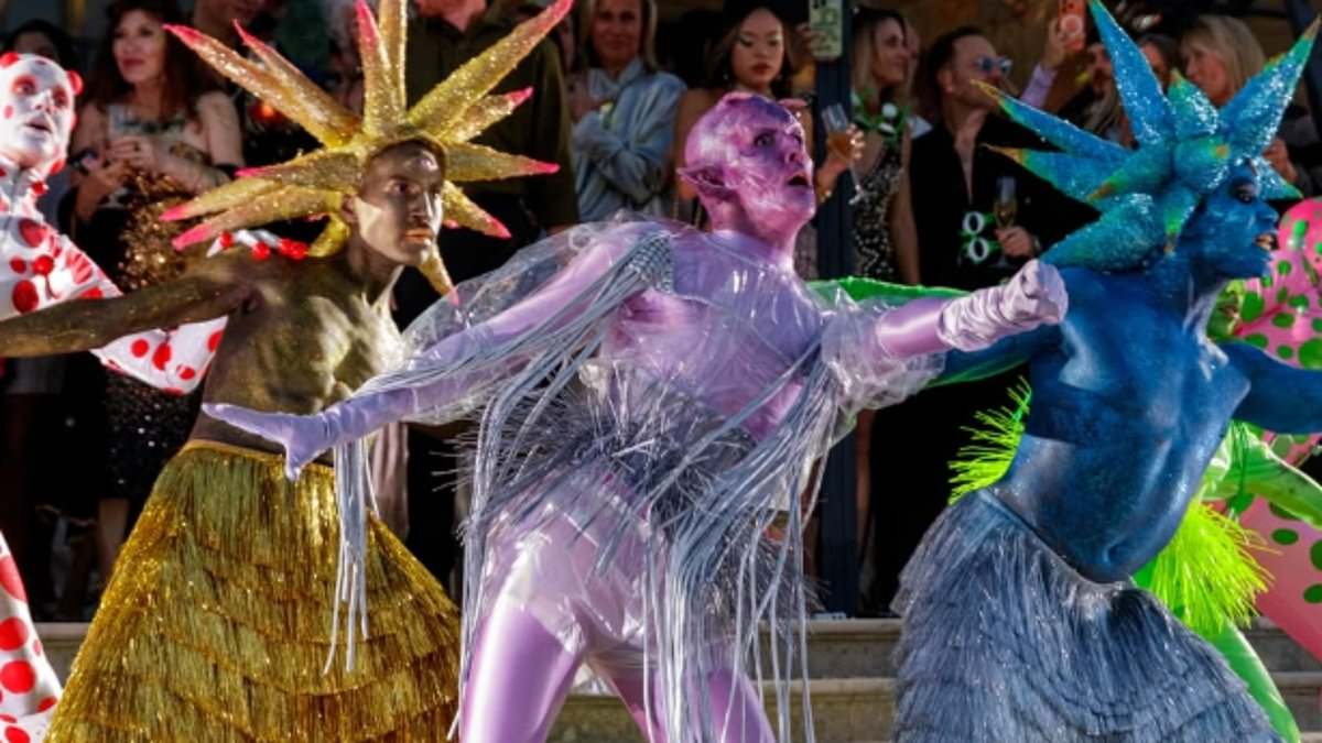 Luxury Cotswolds hotel loved by celebrities is accused of hosting 'Ibiza-style' parties as neighbours claim loud music, fireworks and helicopters keep them up at night 1 77b34a6c9862b46db0e0f5682e8703857aa59cb0d26af5e643e59bcefcb6bac3
