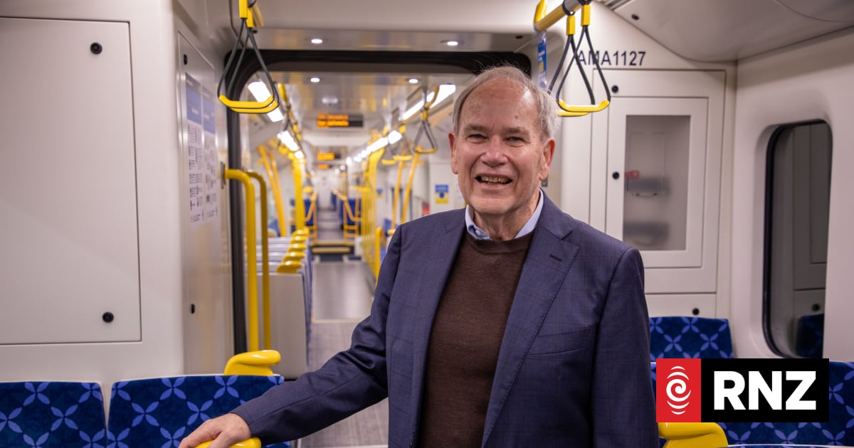 Former Auckland mayor Len Brown 'singing and dancing' ahead of first CRL ride 1 7ab2fbbae658a61c34d4c10e89d899825896f385868bc00d4d385bc066e8e39a