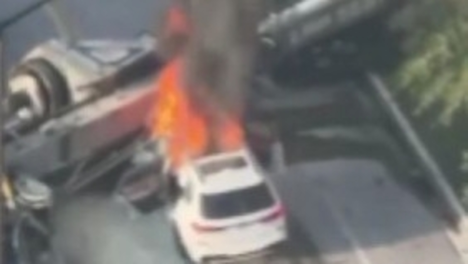 Miami crane collapse update: Scary video goes viral as 4 injured; Brickell Bay Drive closed 1 7fc1fd1ddce0a09d42058d154622bcd47cbea206f6d053fe2b08fa9788c82ec5