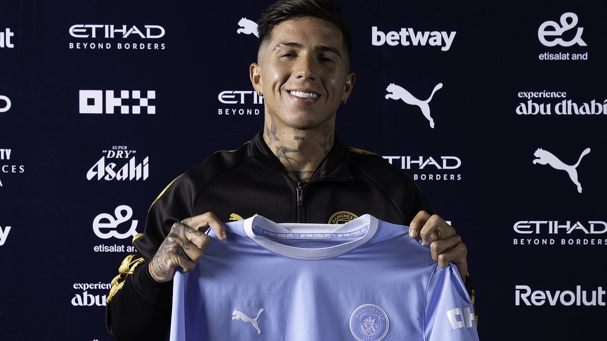 Enzo Fernandez risks wrath of Chelsea fans with claim he 'dreamed of joining a big club' after sealing £125m Man City move - as he joins Enzo Maresca in refusing to refer to Blues by name 1 8b4aedb9e1e4ade240af5c28ac5a077f537b3f68b4f7888bb5fa736e909bddf2