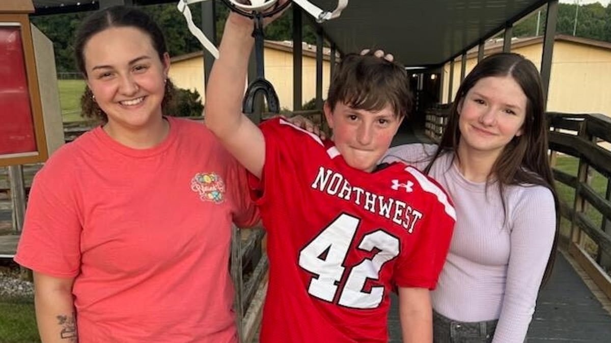 Middle school football player, 13, dies after suffering medical emergency during practice 1 8e031cab8d4d5e2f34b830a45b13742a735b739640c64d09d41ce749da6f0474