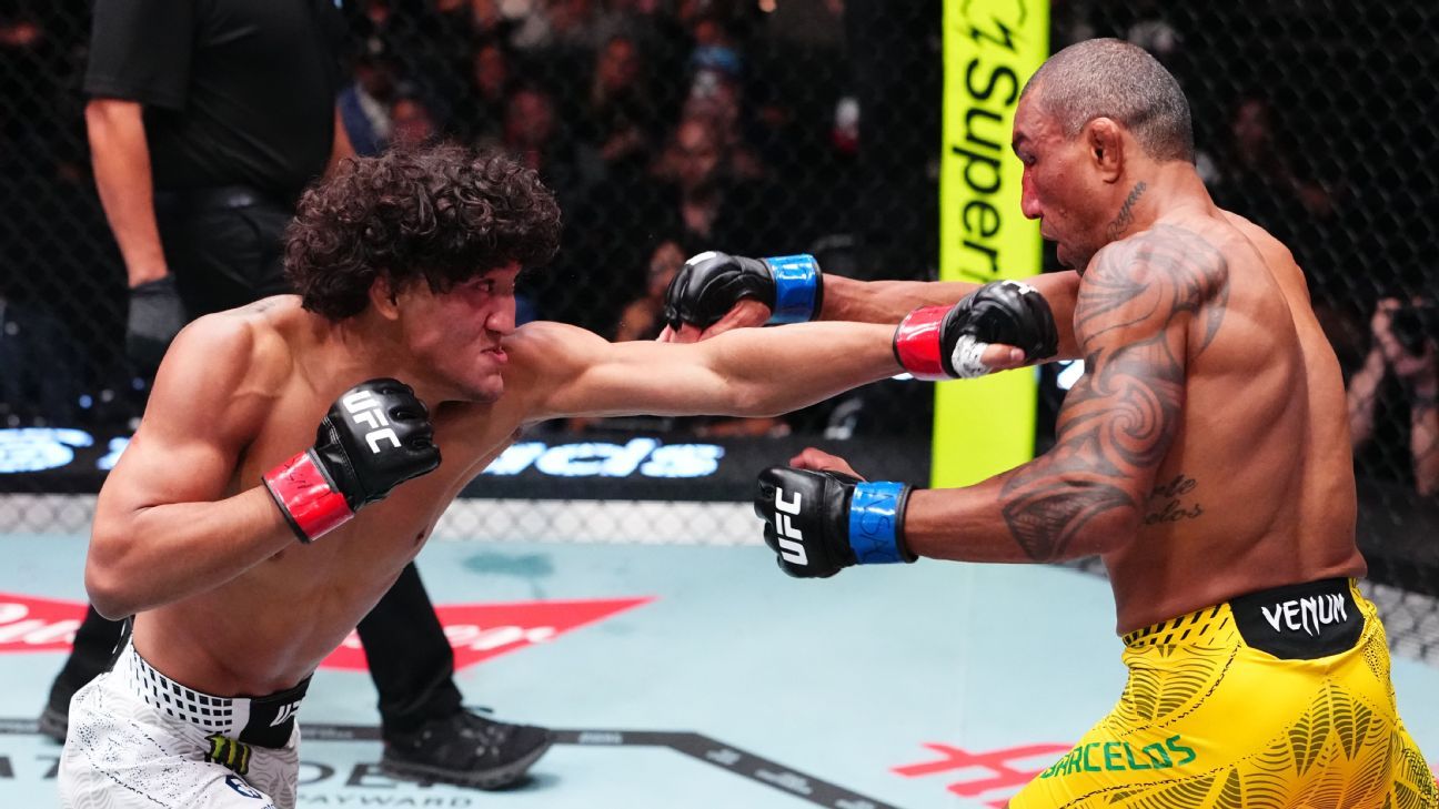 Barcelos stretchered out, hospitalized after TKO loss in UFC main event 1 8f3db562d943817bb77d78ea461ecf8aae9e2418d4544ae983572e08c3aee356
