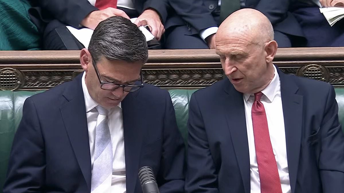 Middle earners face further tax squeeze as gilt market rout blows £6 billion hole in fiscal headroom 1 9701f0cd2240f2a34169e2e0ef2078b53e6fd3be5d3afe0e4edb8919e03d937f