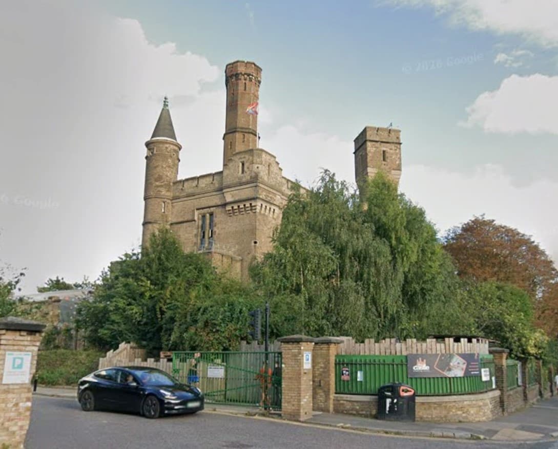 Bid for new community sauna at Grade II listed London ‘castle’ 1 984b68ed694bd4a216a5ac0d5742ee834e6c1c125ad037e856e50b3b2e35e20a