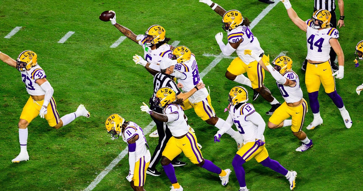 Judge lets LSU add ex-NFL players to team's roster 1 987f6cfe342c8144ee678efd9b88c1af5684165b55181c7c2b5dc613d71dd40a