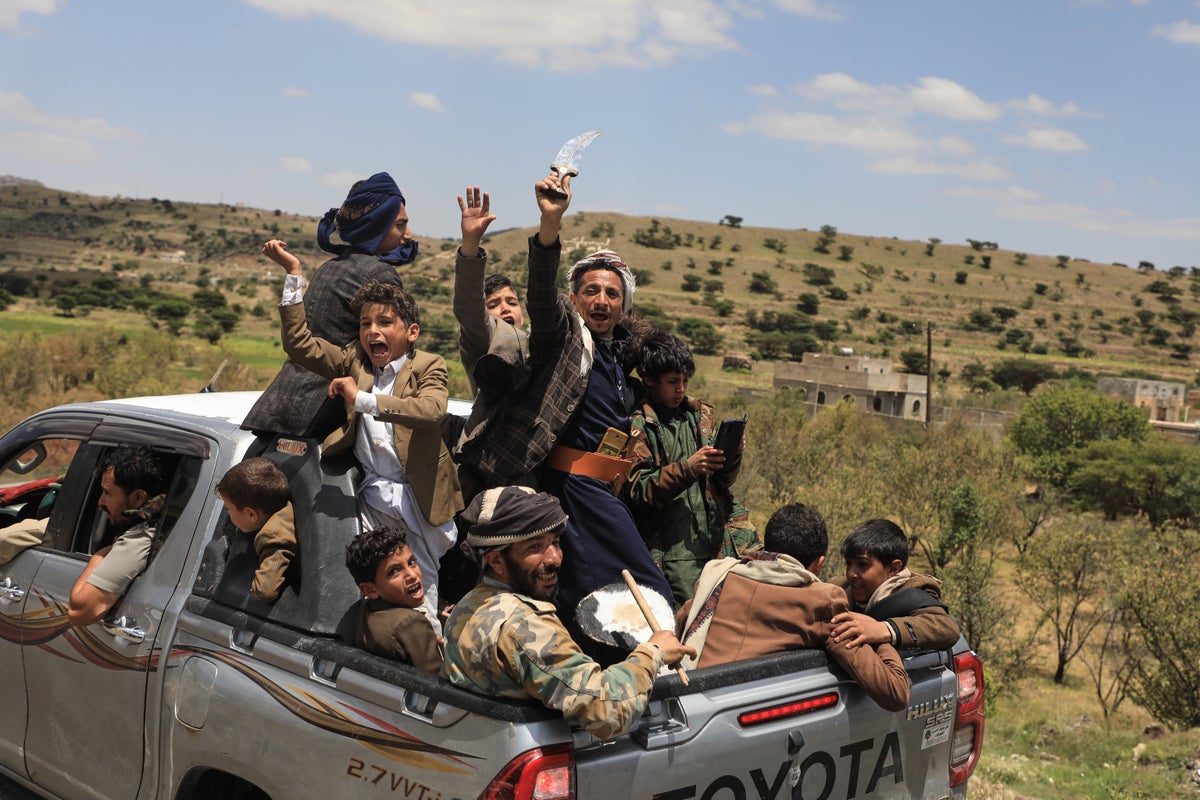 Houthis seize 2 strategic Red Sea islands, and other Mideast developments 1 9caa7060bd7103974d71d23d367bab7a50abb53d49197c1cae466c142ce999c3