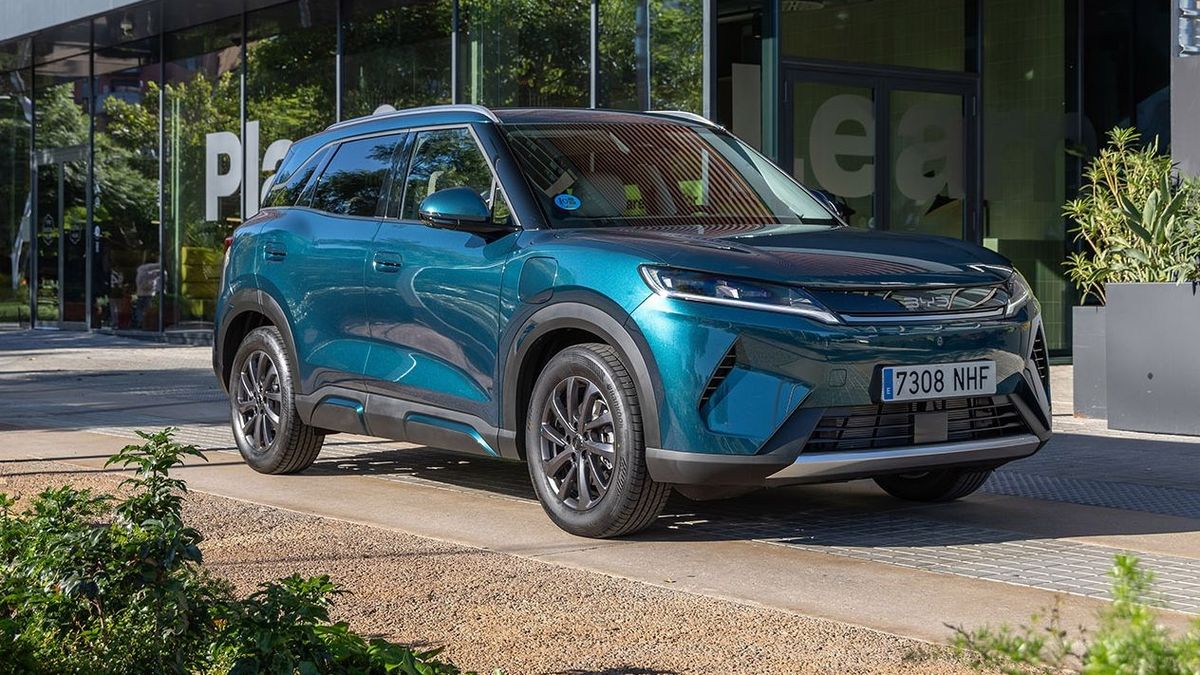 JOHN MURDOCH'S DRIVE TIME: We take a spin in BYD Atto 2 plug-in hybrid and reveal newcomer to VW Amarok pick-up range 1 9cdb0aa52664e6219c9c91e6fc365751f8398532d4f0b196ab3eb99df1fd20a4