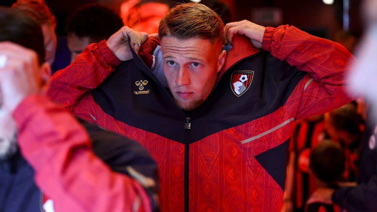 Transfer rumors, news: Man United eye Bournemouth defender to replace Shaw 1 9d11d3d81a2101b8ed24f1ed7138be2d76e1b358e8b728b0dc5ad053be117fb6