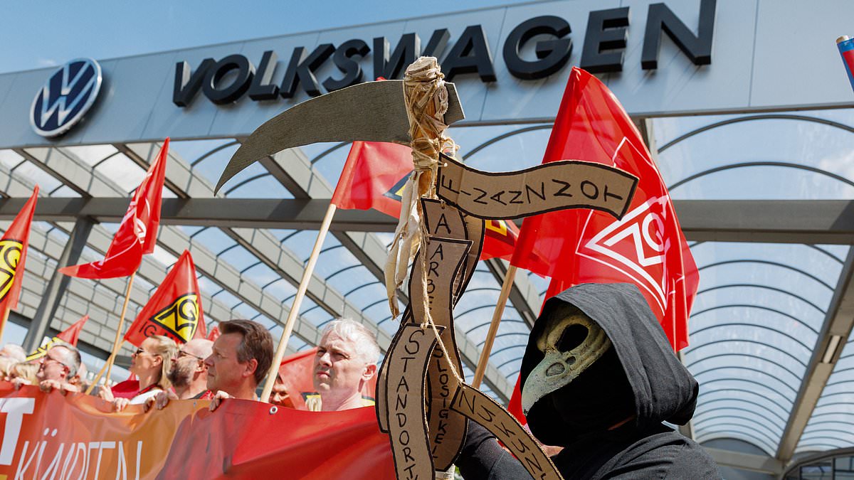 Volkswagen ups job cuts to 100,000 by 2030 as part of sweeping cost-saving overhaul 1 a53d1de608121c225b7470a1f603732a87d41194a43d4e6057eed05a28812bb4