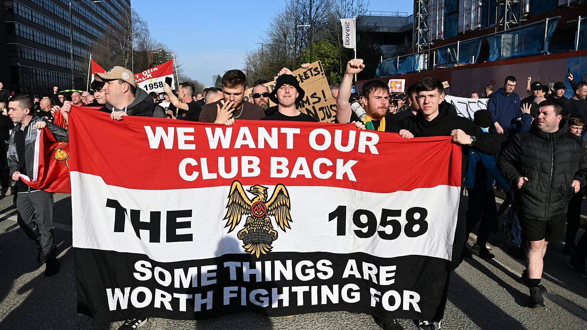 'A line has been crossed': Furious Man United fans will protest over controversial 'ticket tout' clampdown before Old Trafford derby on Sunday 1 a9461889b25e5d852971ac14003ac374ba5845a742517aaccee3b763f2780d1e