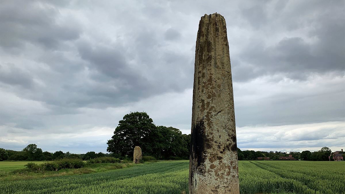 Unravelling the mystery of the Devil's Arrows: Study reveals how prehistoric builders hauled 25-tonne rocks 11 miles across Yorkshire to build the landmark 5,000 years ago 1 ad5721de143f13cad37a1eb0decf64f2b133ed7e6069f038a313fbd95b841d52