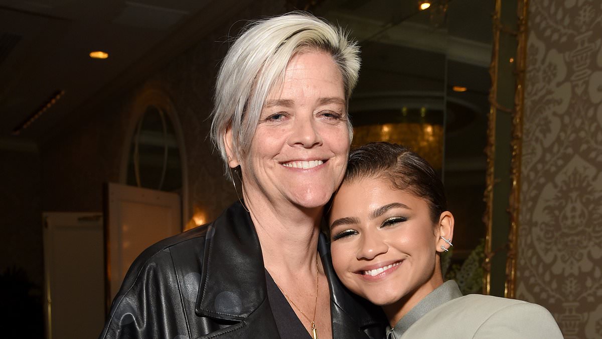 Zendaya's mom lashes out at negative comments about her looks as she brands criticism 'sad and frustrating' 1 b2053a4b5468e8c21fe1213cf3e2f17544ac7cb48dfe26277425f15678df69f9