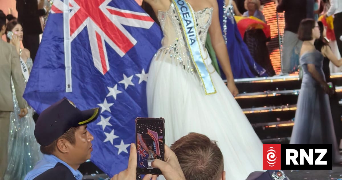Cook Islander crowned Miss Oceania for the second time at Miss World 1 b22def8a24dcb45848c7821a90c1c609a54b8eb80032318252f65d0510980e11