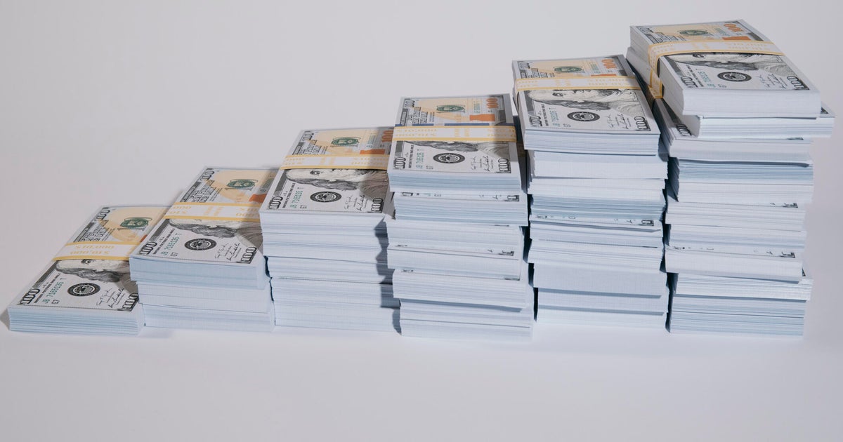 Here's how much interest a $100,000 18-month CD can earn savers now 1 b27a49a10e1412c9f5bbb2d2750dccce36f5b8254225a016c3462fdd83db4674