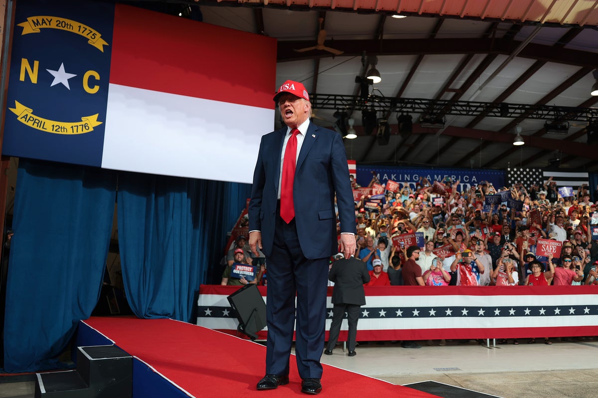 Trump threatens to withhold disaster funds for North Carolina unless they vote Republican - but he’s ‘only kidding’ 1 b497adb6ca654a3a9a120999dca18afaa28b5bb50f43c51451250e812ae3c357