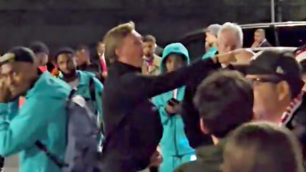 Darren Fletcher shuts mouthy Man United fan up as club icon in fiery exchange after UCL clash 1 b6c1fcf8297478b476d53bed02a1ba83a9786d60a616a5aa78d015a2ee53bf01